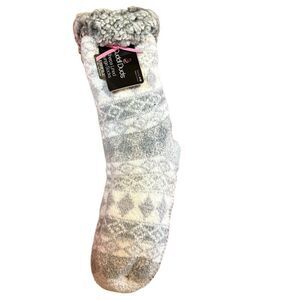 NWT Cuddl Duds Lounge Socks Gray and White Shoe Size 4-10